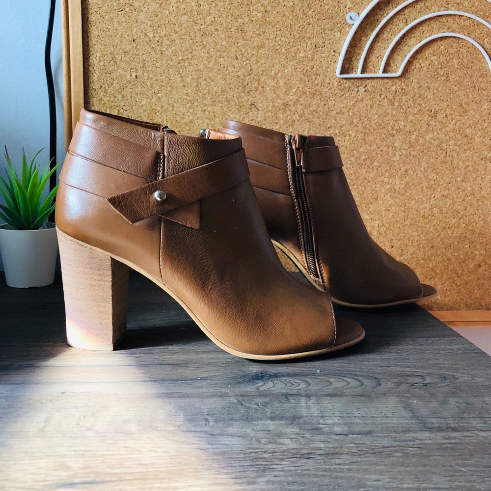 Steve Madden Tan Peep Toe Heels